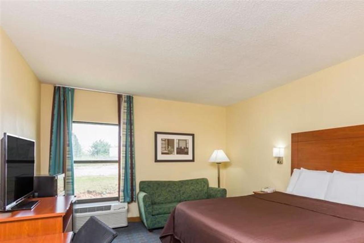 Howard Johnson By Wyndham Spartanburg Expo Center Экстерьер фото