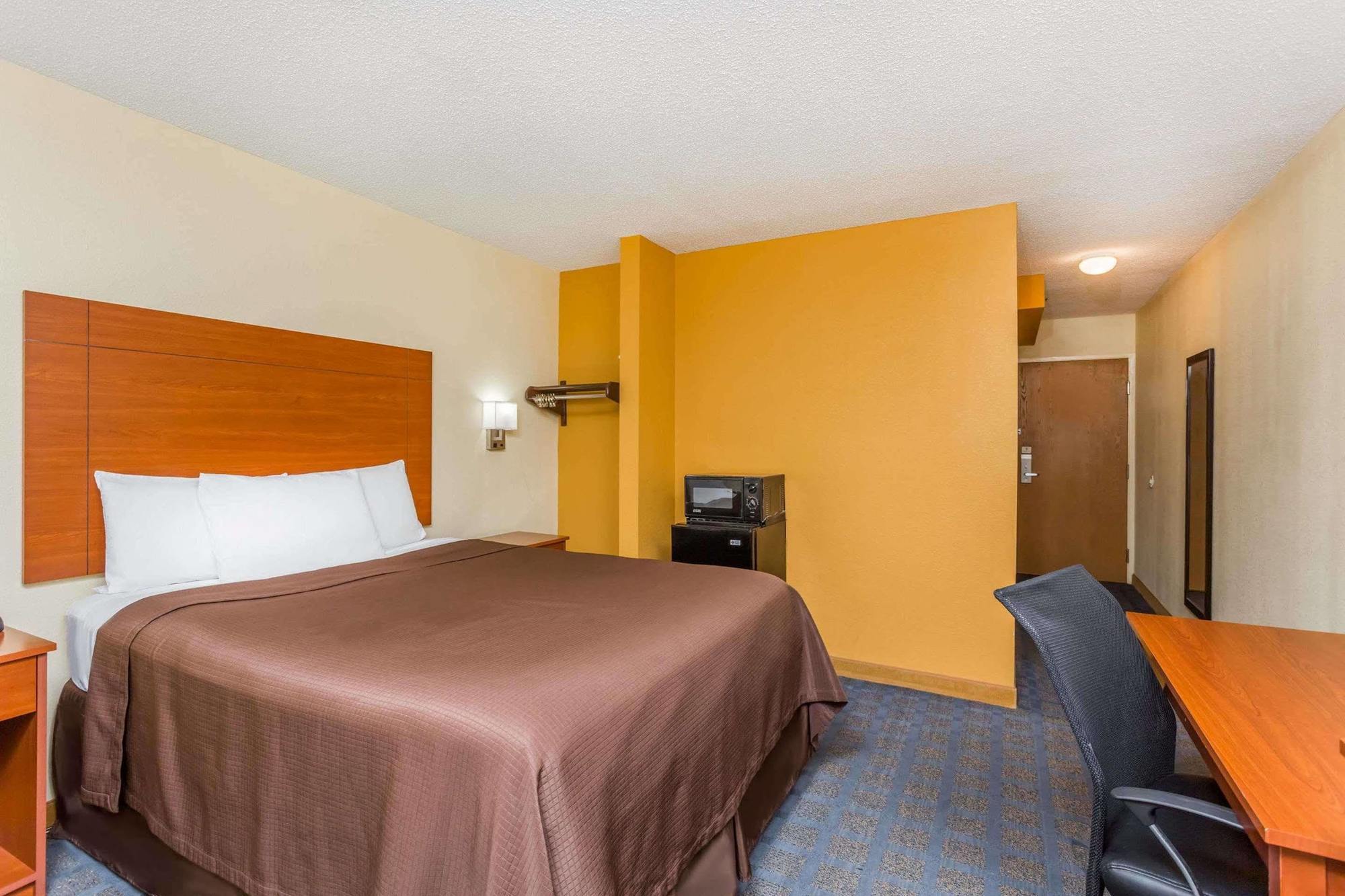 Howard Johnson By Wyndham Spartanburg Expo Center Экстерьер фото